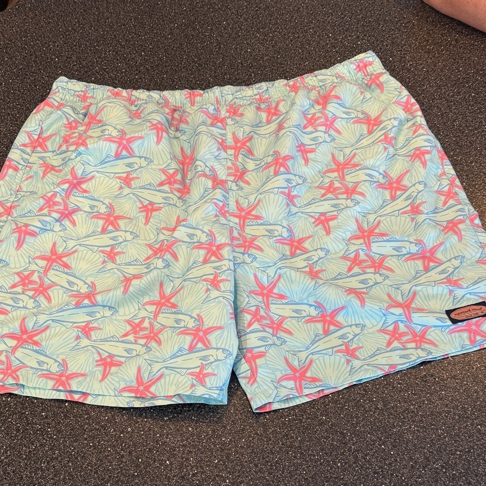 Vineyard Vines Men's Swim Trunks with Starfish and Fish Print - size XXL